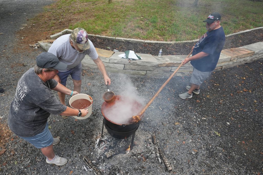 Making apple butter